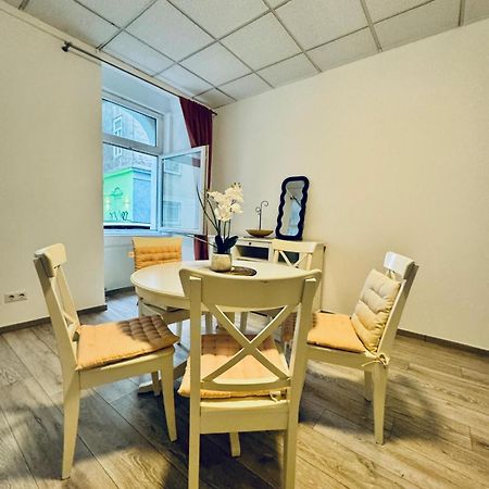 Amazing 2Br Apartment Near Praterstern Wien Exteriör bild