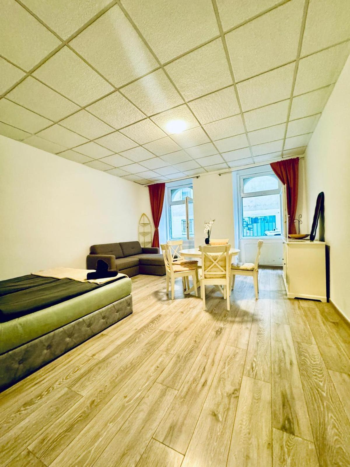 Amazing 2Br Apartment Near Praterstern Wien Exteriör bild
