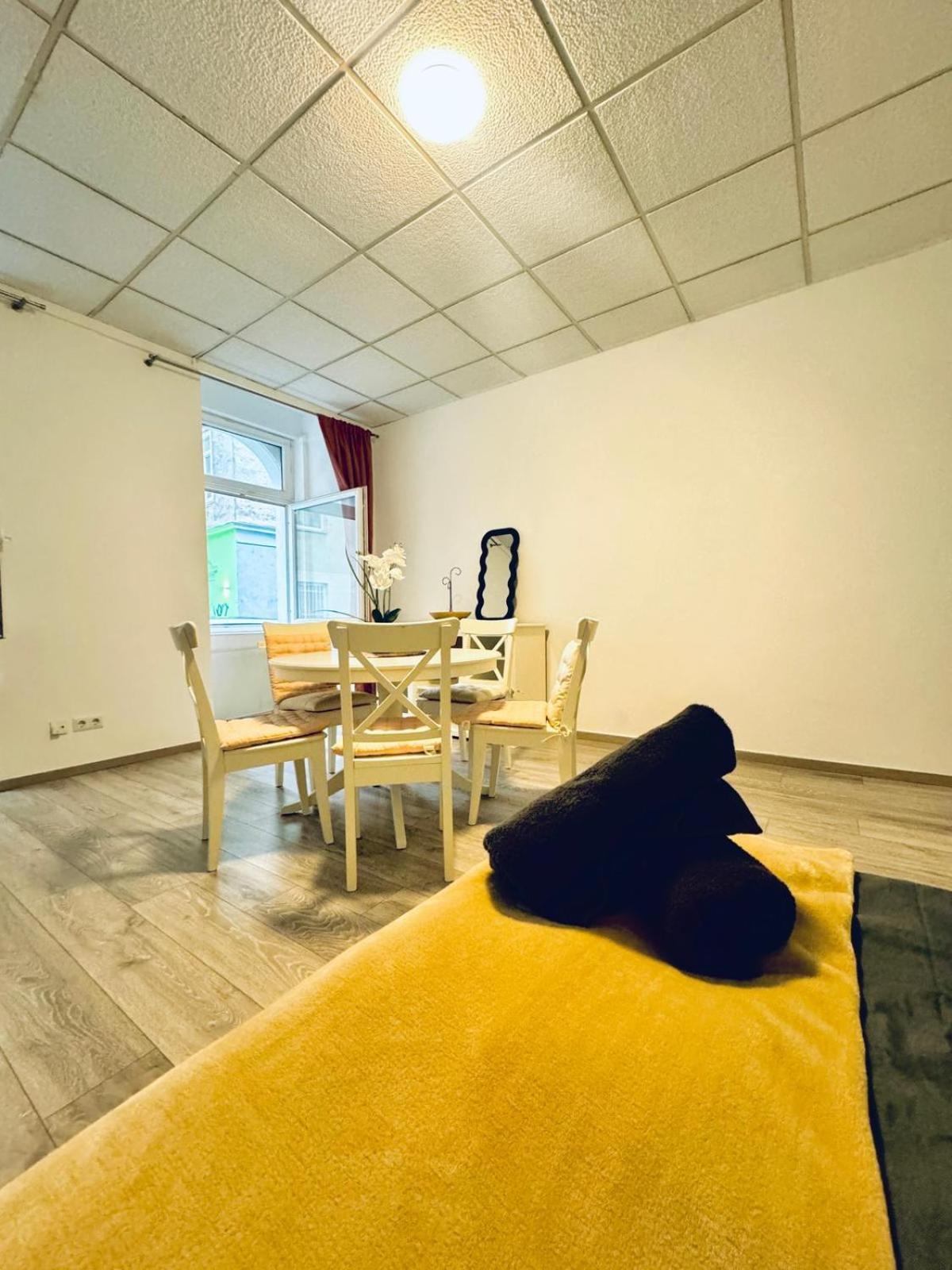 Amazing 2Br Apartment Near Praterstern Wien Exteriör bild