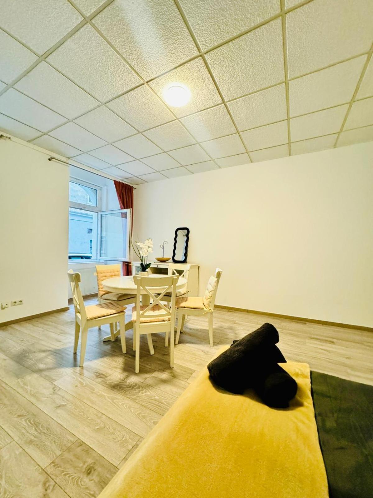 Amazing 2Br Apartment Near Praterstern Wien Exteriör bild
