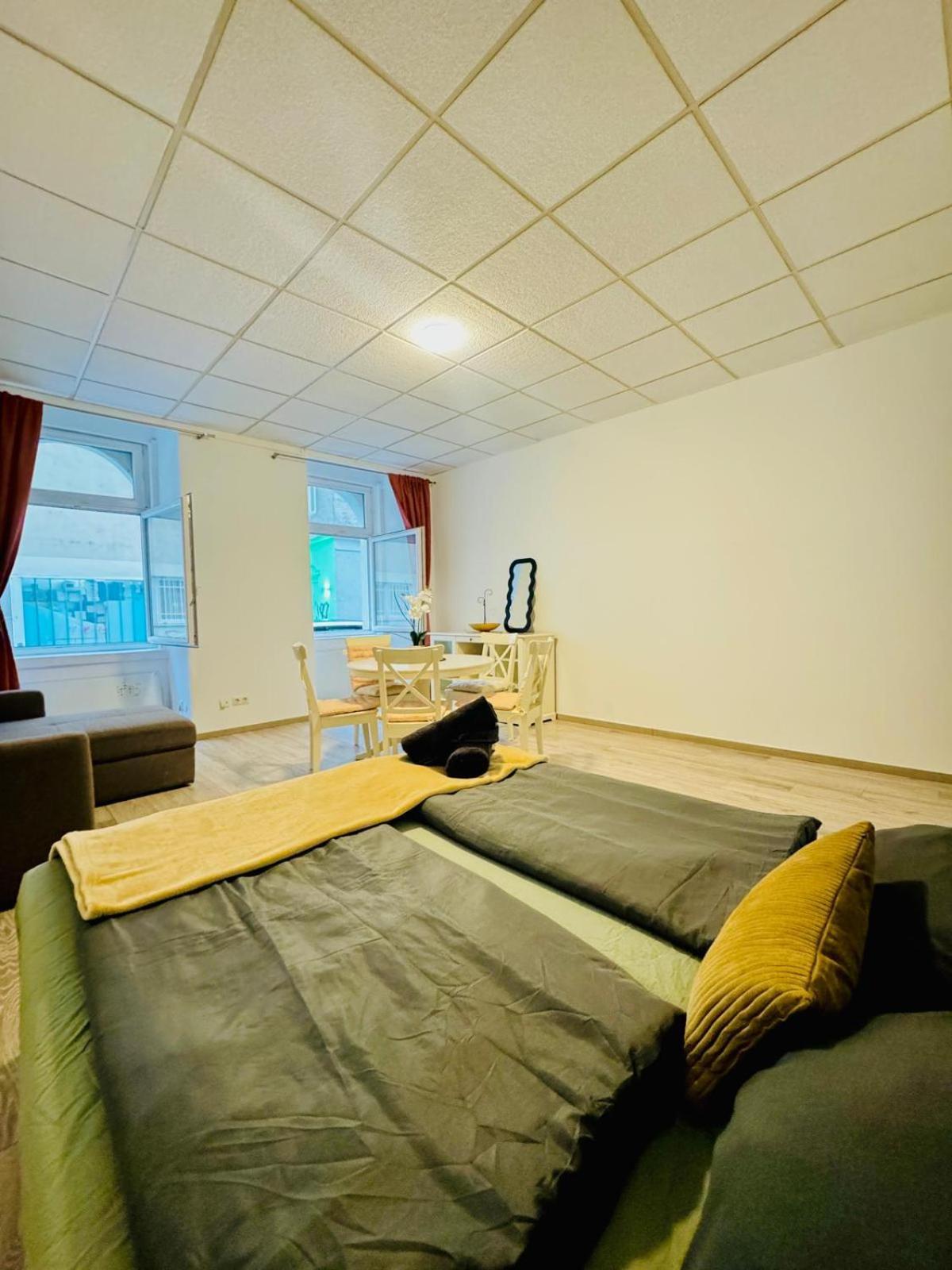 Amazing 2Br Apartment Near Praterstern Wien Exteriör bild