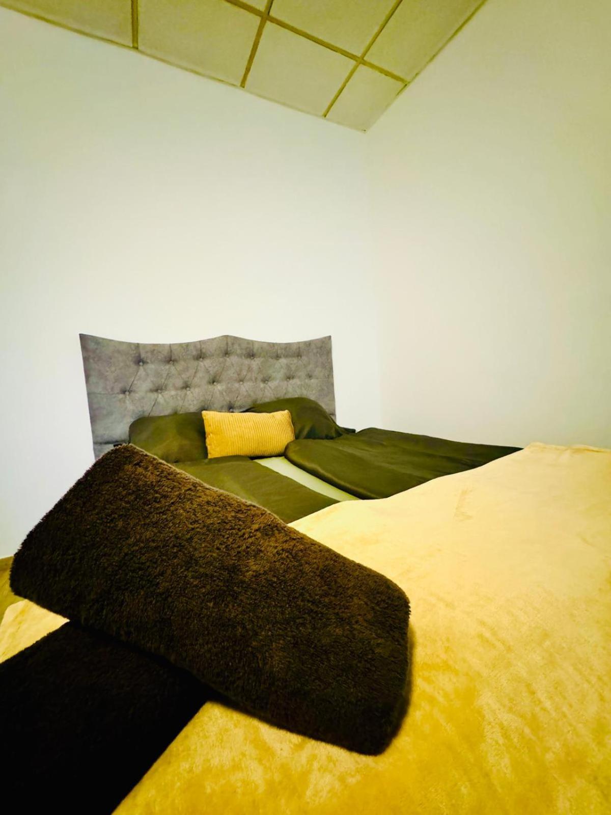 Amazing 2Br Apartment Near Praterstern Wien Exteriör bild