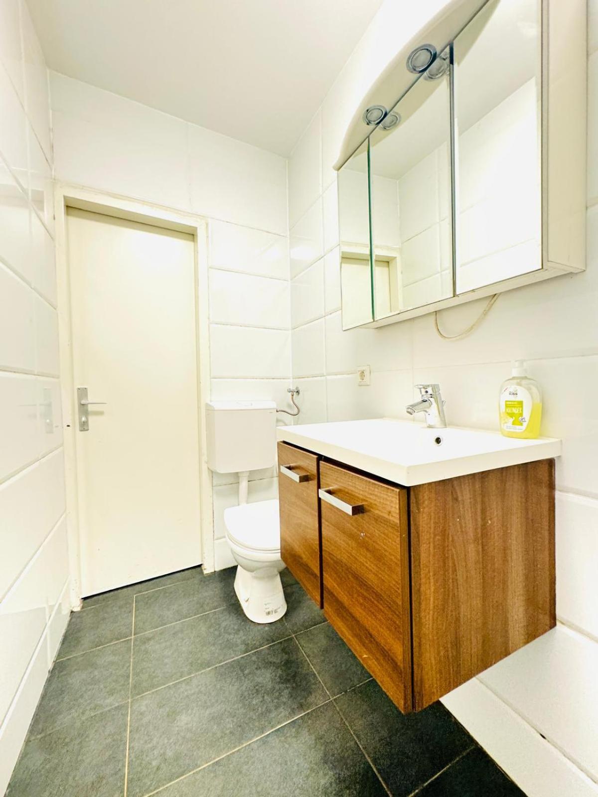Amazing 2Br Apartment Near Praterstern Wien Exteriör bild