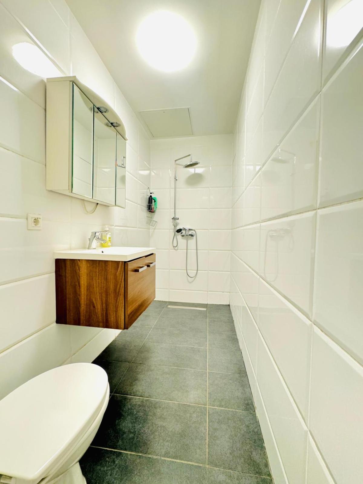 Amazing 2Br Apartment Near Praterstern Wien Exteriör bild