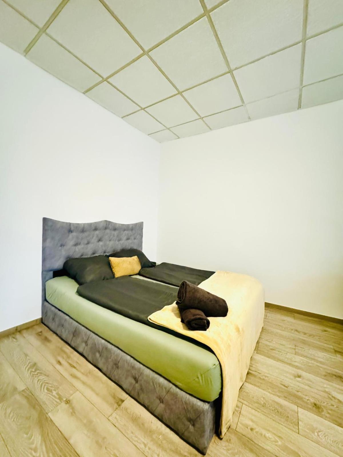 Amazing 2Br Apartment Near Praterstern Wien Exteriör bild