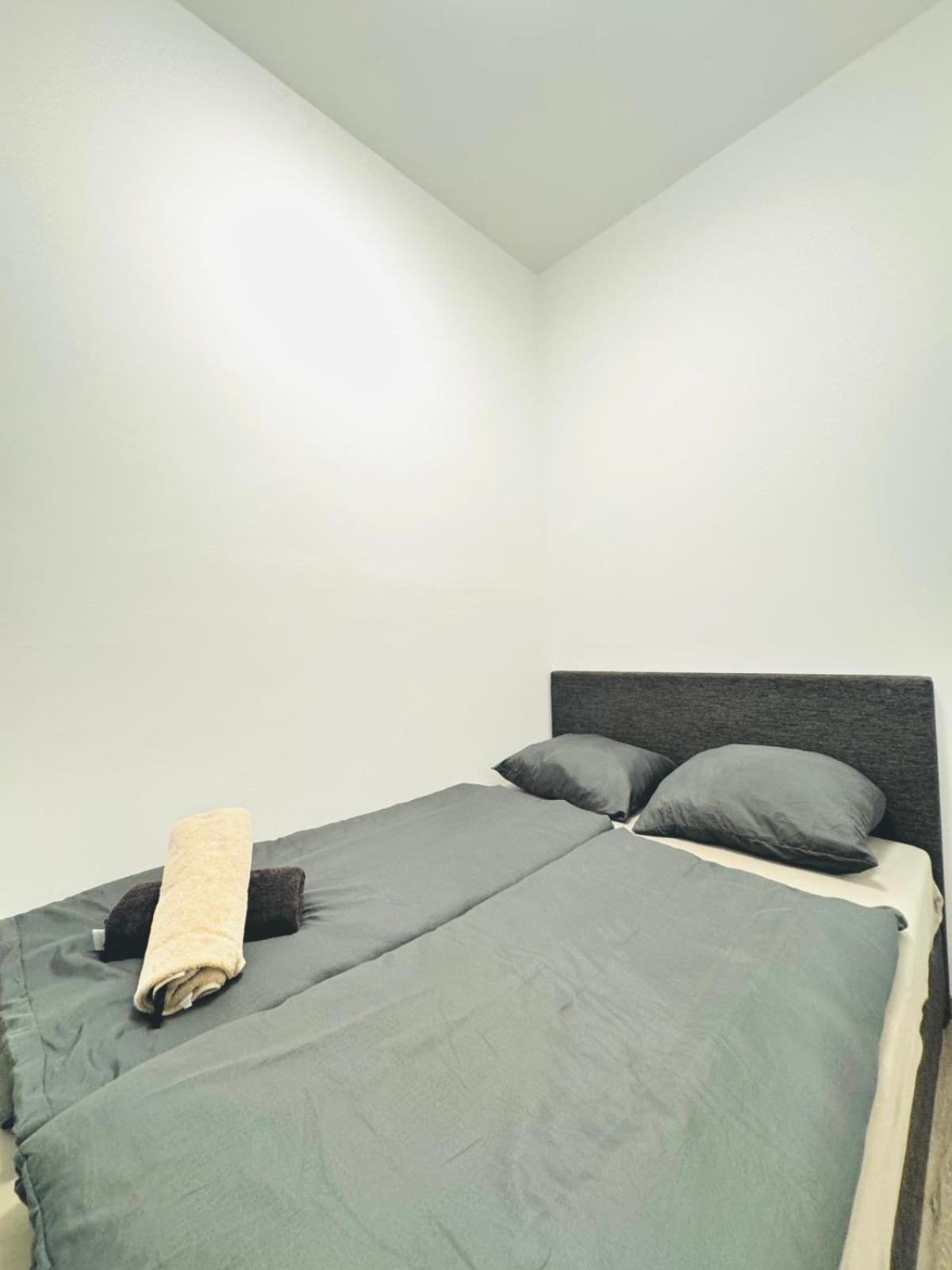 Amazing 2Br Apartment Near Praterstern Wien Exteriör bild